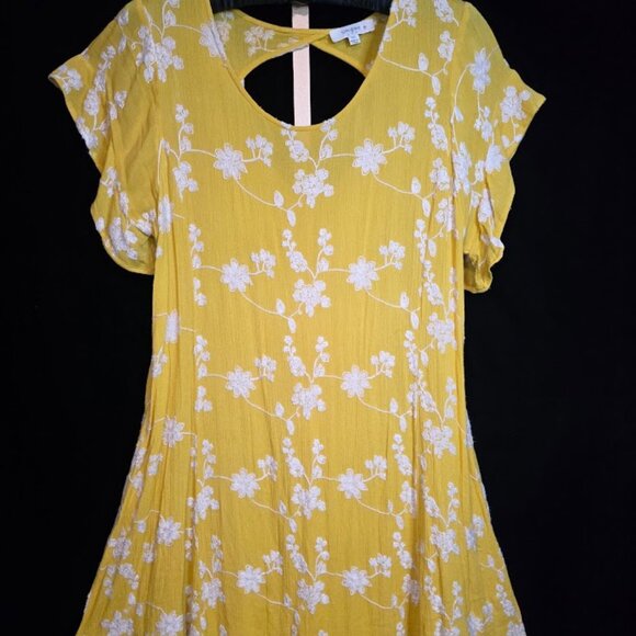 UMGEE Floral Embroidered Flutter Sleeve Dress Mustard 1X - Picture 1 of 13